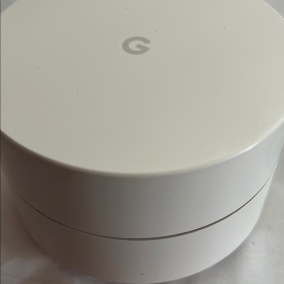 Google White WiFi Router with power adapter - Picture 4 of 4
